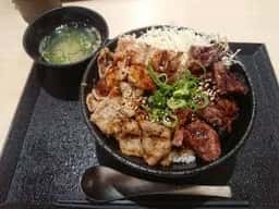 肉丼専門店 高槻肉劇場