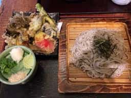 手打吉兆