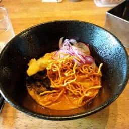 カオソーイとおばんざい nanan