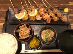 地鶏炭火焼 鳥八
