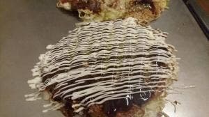 広島風お好み焼き はここ