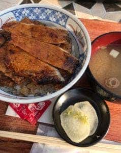 炭火焼き 豚丼 まる家