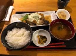 魚まみれ 眞吉 神宮前 本館場末店
