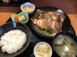 なりひら