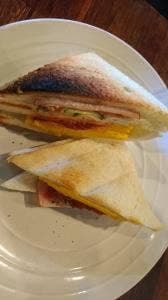 サンドイッチ専門店 FAMILLE 鶴見店