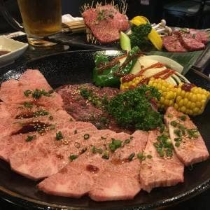 炭火焼肉 舎人