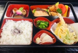 割烹 千登勢