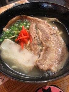 沖縄そば・島野菜料理 ゆらりあちねー