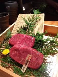 熟成 ・ 炭火焼肉のお店 和牛懐石 但馬屋