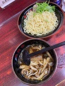 六紋亭