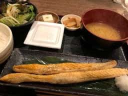 四谷津之守坂入口のひもの屋
