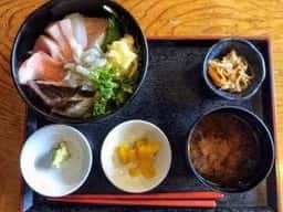魚まみれ 眞吉 神宮前 本館場末店