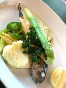 山のレストラン