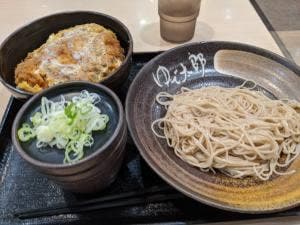 ゆで太郎 もつ次郎 越谷大間野町店