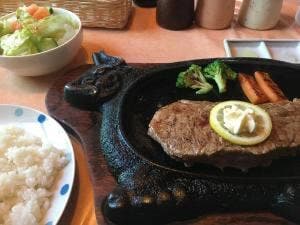 ステーキハウスmomo成田ニュータウン店