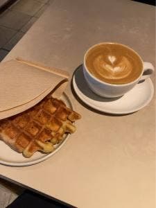 ブルーボトルコーヒー 三軒茶屋カフェ