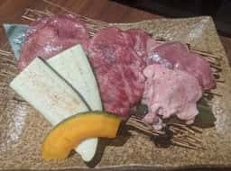 焼肉ホルモン酒場 陽真