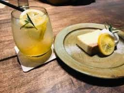 カフェと暮らしの雑貨店fumi