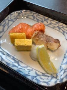 ユ・ラ・リ