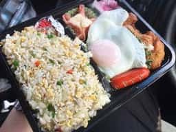 弁当定食の中ちゃん
