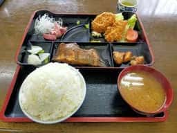 ひがし食堂