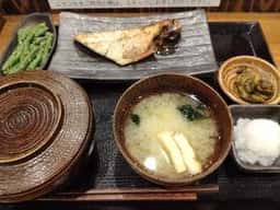 炭火焼干物定食 しんぱち食堂 蒲田店