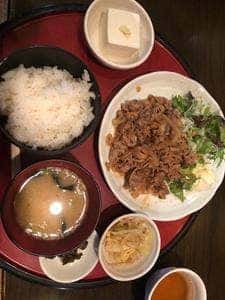 かしや