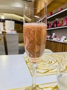 食べるバラの専門店・玖島ローズ GINZA SIX店