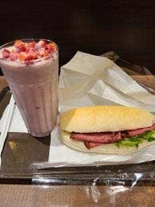 サンマルクカフェ+R 新宿西口駅前店