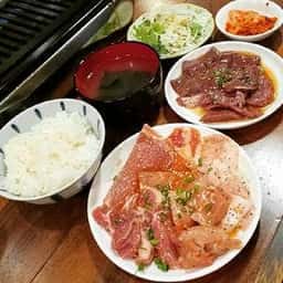 肉盛ホルモン