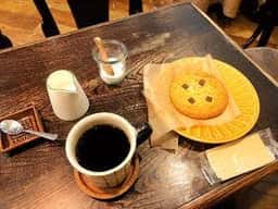 Y's coffee roaster & baked shop