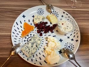 チーズ専門店 ラヴェドン