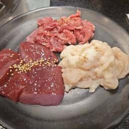 炭火焼肉 金龍