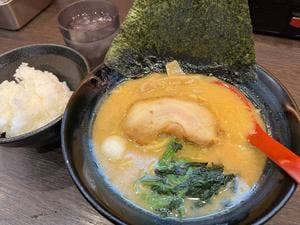 ゴル麺。 野毛店