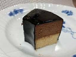 手作りバウムクーヘン専門店 せんねんの木 ファクトリー&カフェ 祇園店