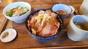 肉の八十二食堂