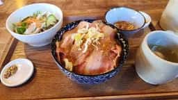 肉の八十二食堂