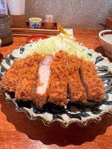 厚切りとんかつ・牛かつよし平 本店
