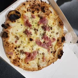 ピッツェリア アリアニコ