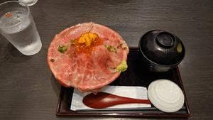 吉祥寺 肉ドレス海鮮丼 本店