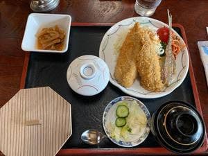 いやさか