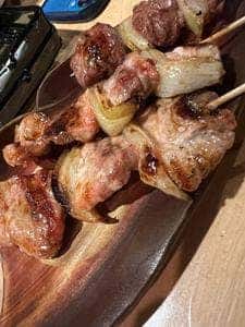 もつと牡蠣 焼き鳥 にの