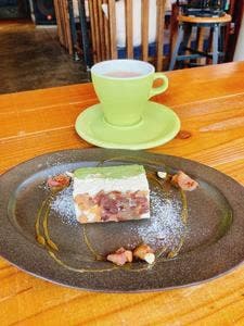 パーラーモノクロ