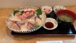 海鮮丼 いりいち