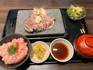石焼ステーキ 贅 白山店