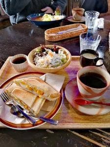 Cafe Restaurant GARAGE HOUSE