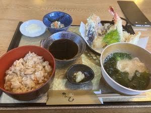 たにと