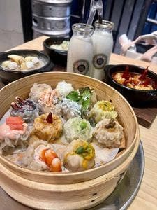 ヤキトリボーイシュウマイガール 梅田店