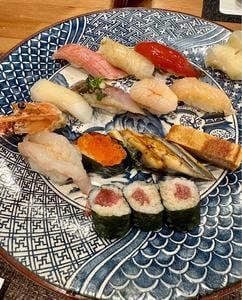 鮨 瑠璃