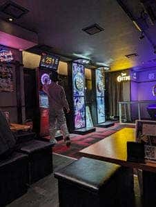 ビアポンバー GROVE squad 秋葉原店
